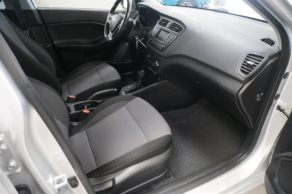 Vehicle Image 7