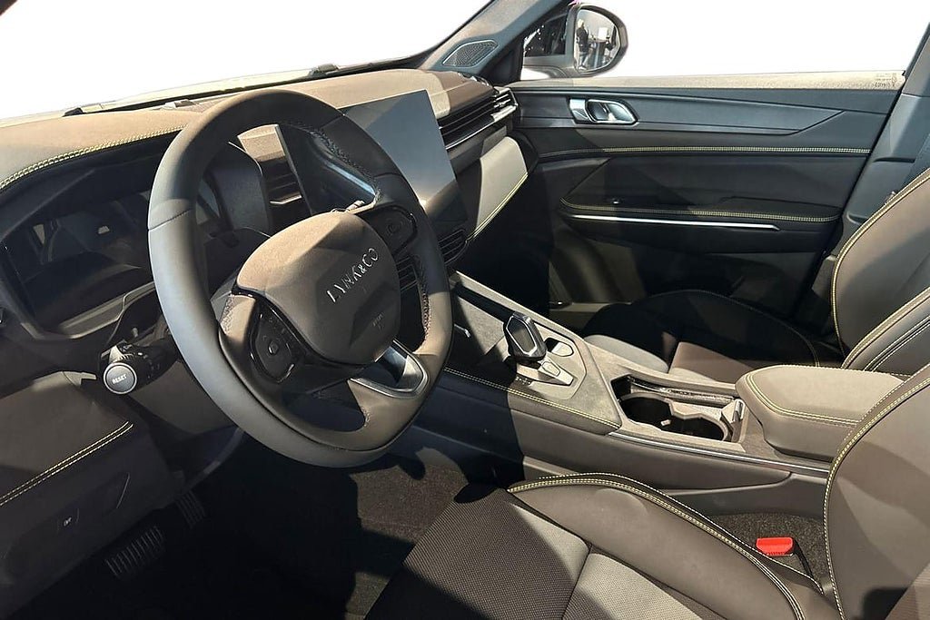 Vehicle Image 14