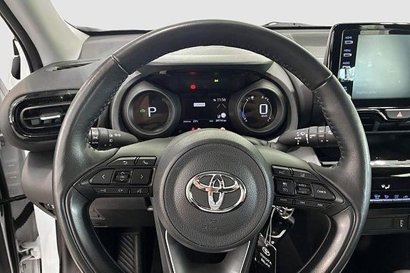 Vehicle Image 11