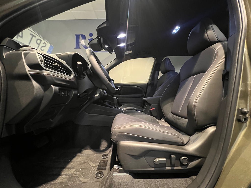 Vehicle Image 9