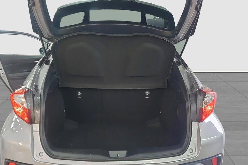Vehicle Image 11