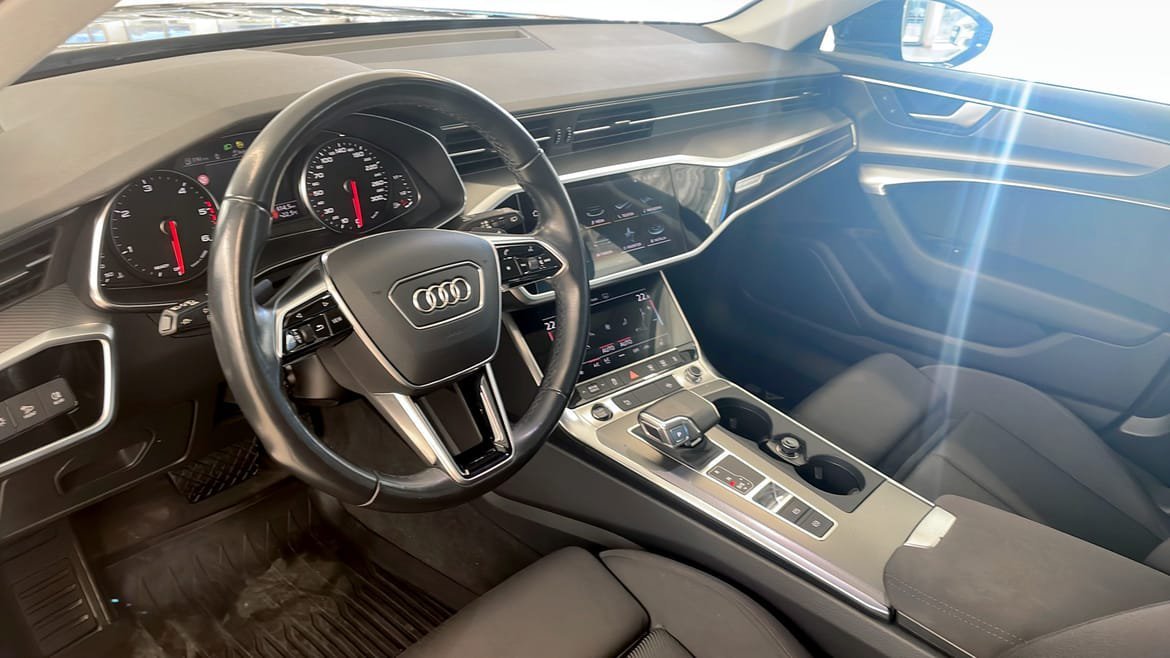 Vehicle Image 7