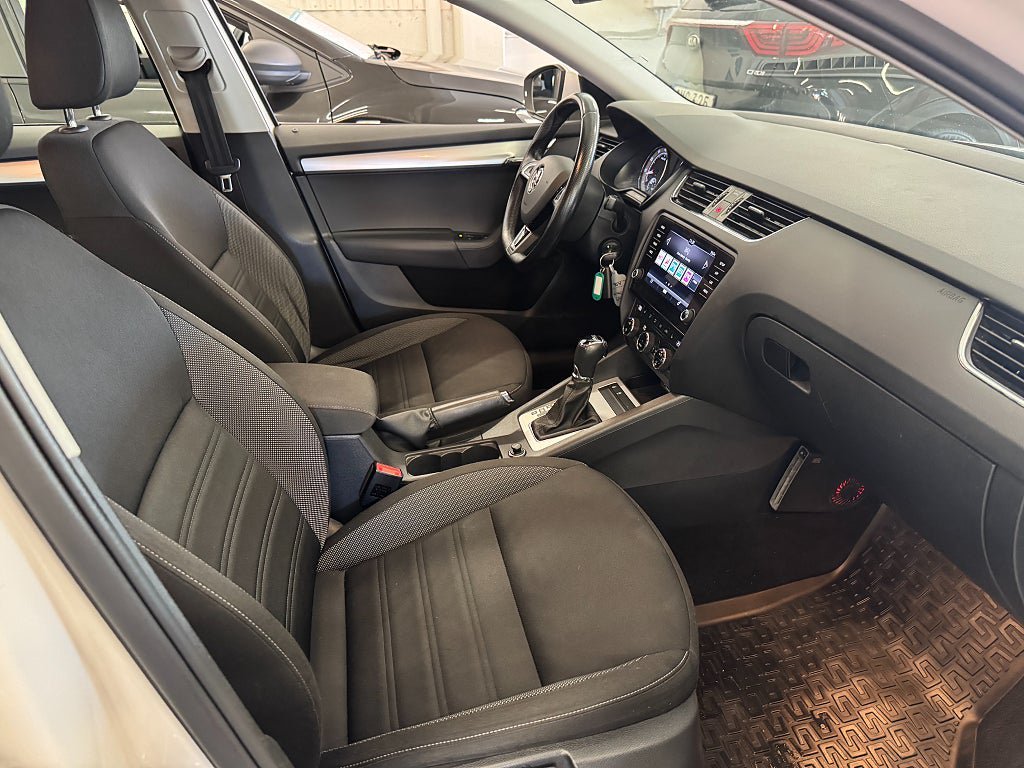 Vehicle Image 17