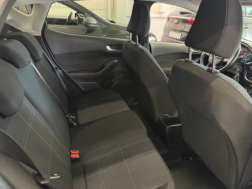Vehicle Image 18