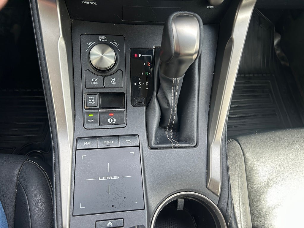 Vehicle Image 17