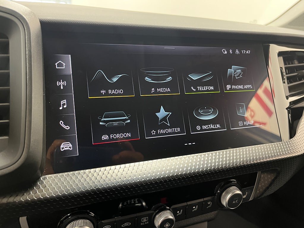 Vehicle Image 18