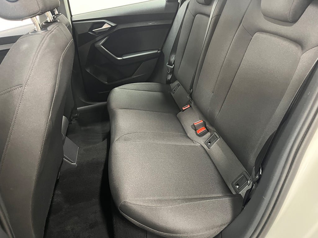 Vehicle Image 24