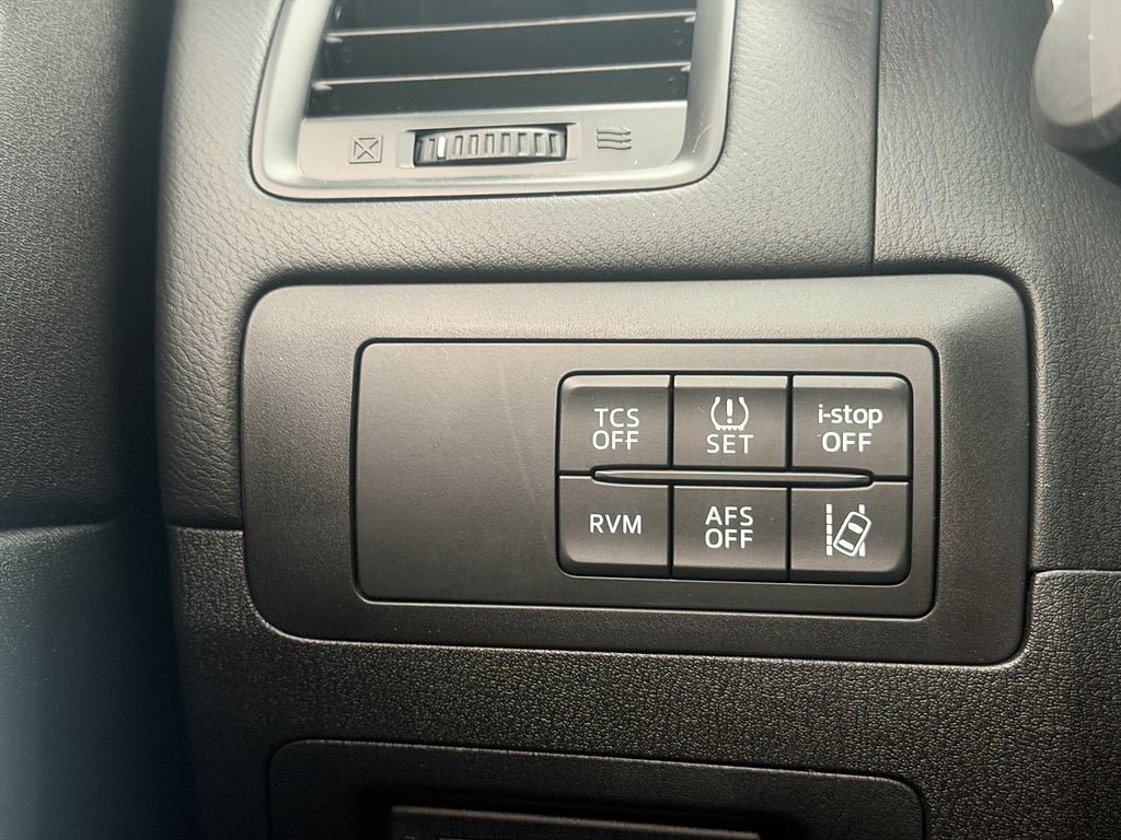 Vehicle Image 27