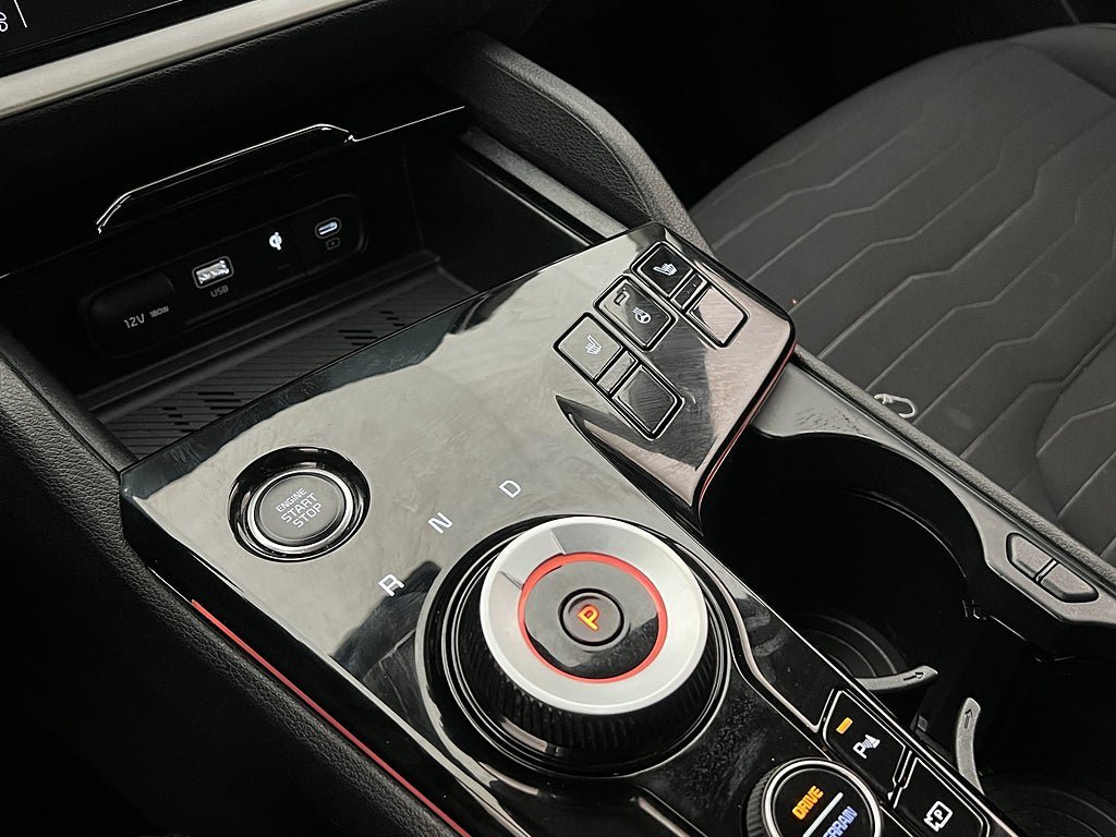 Vehicle Image 32