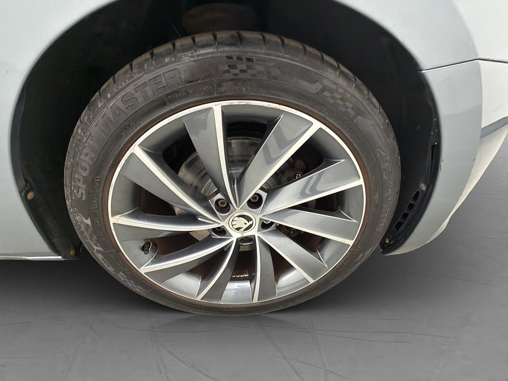 Vehicle Image 36