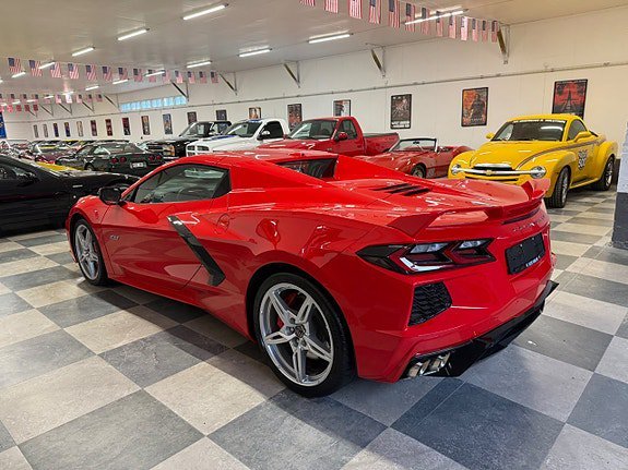 Vehicle Image 8