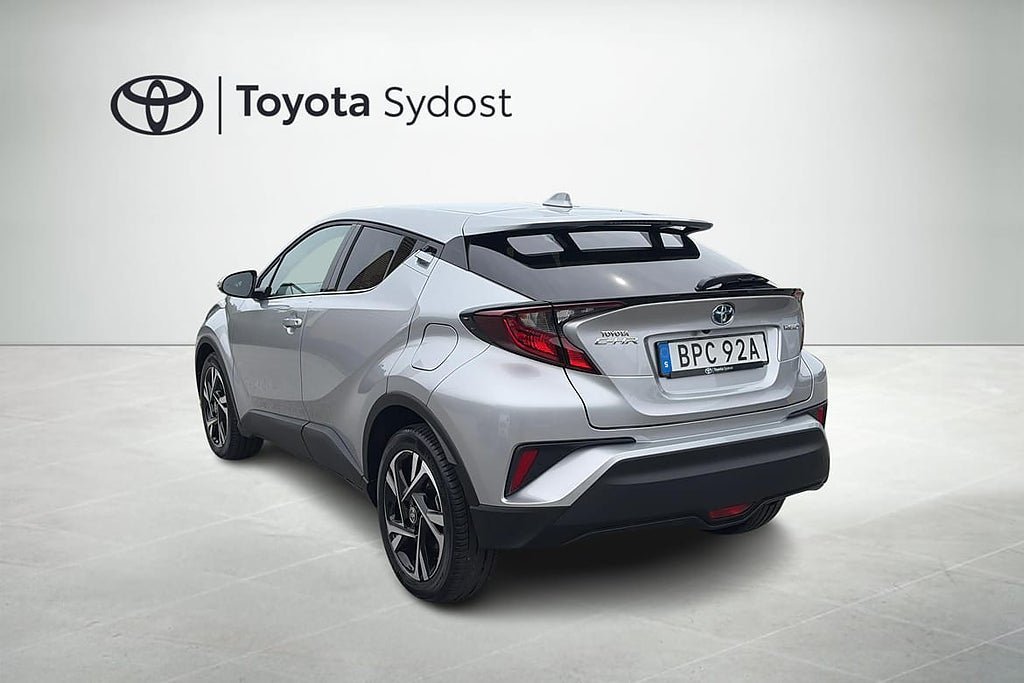 Vehicle Image 12