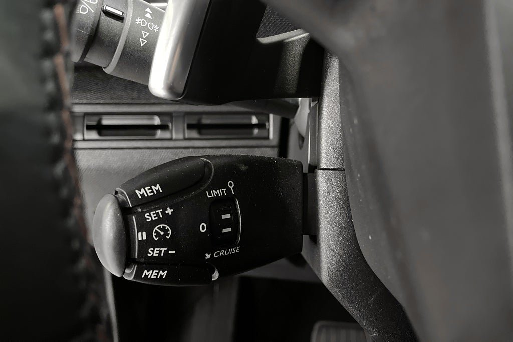 Vehicle Image 27