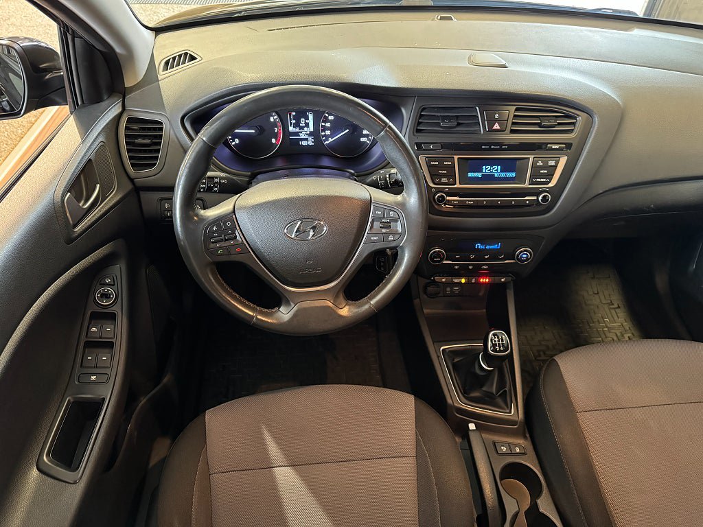 Vehicle Image 10