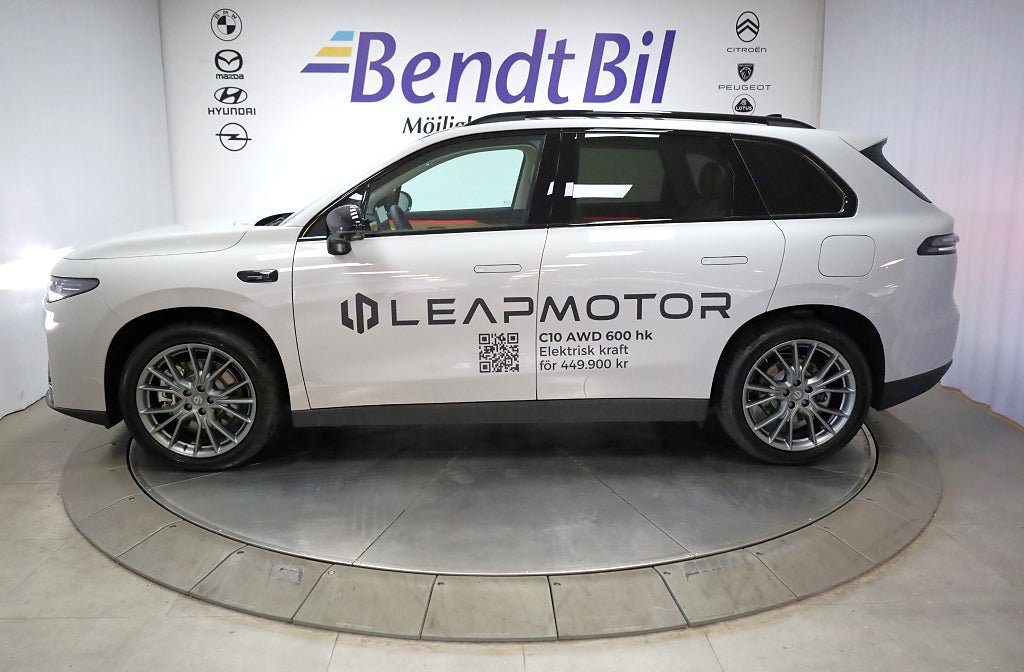 Vehicle Image 6