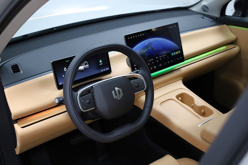 Vehicle Image 14