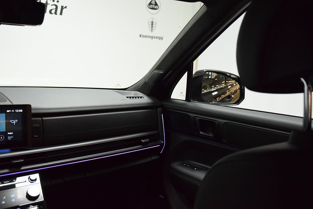 Vehicle Image 12