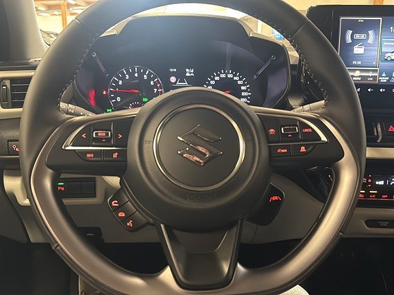 Vehicle Image 16