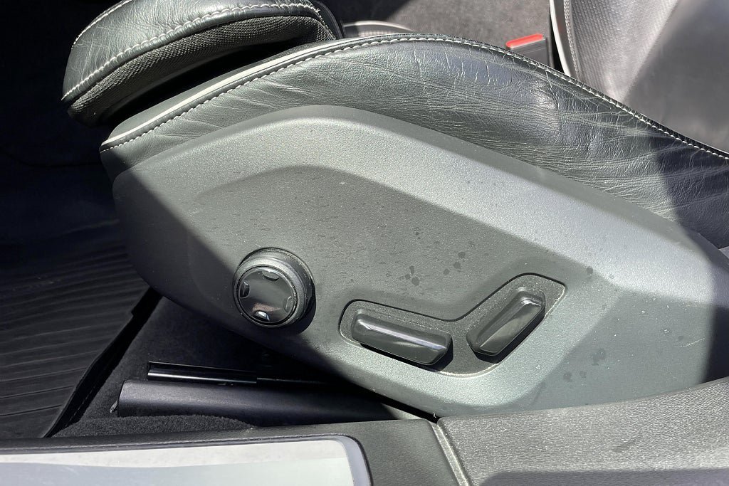Vehicle Image 24