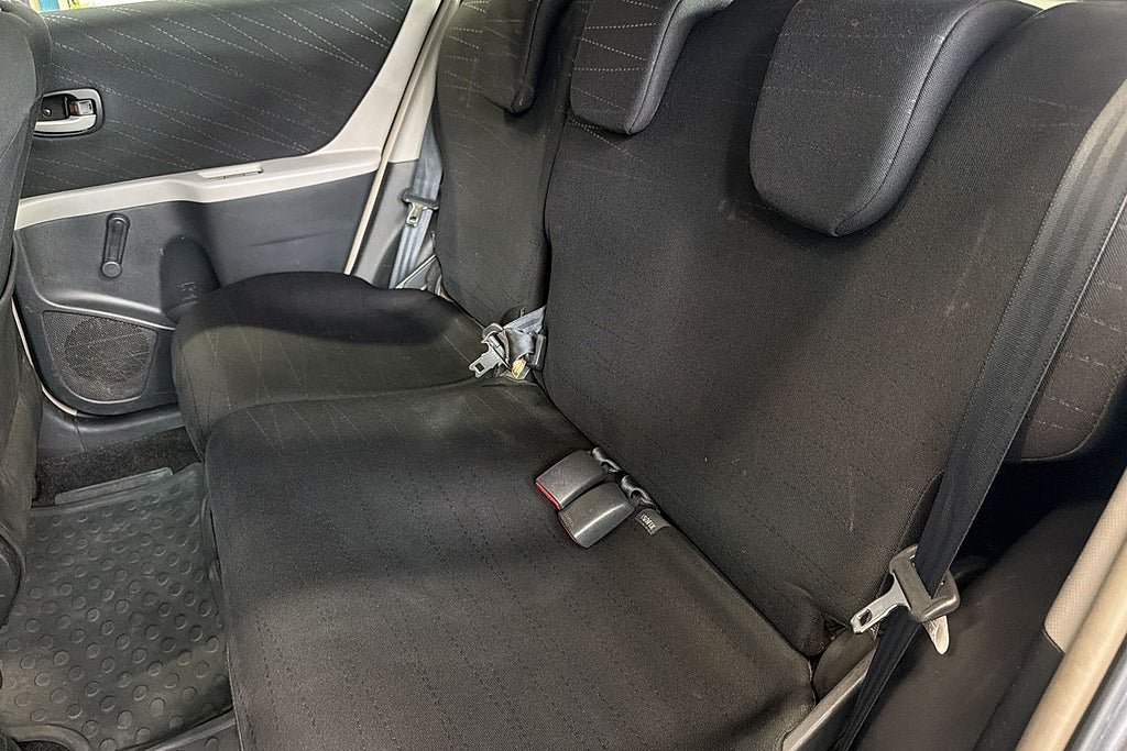 Vehicle Image 12