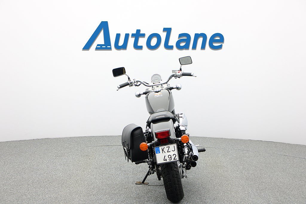 Vehicle Image 8