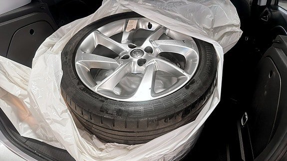 Vehicle Image 11
