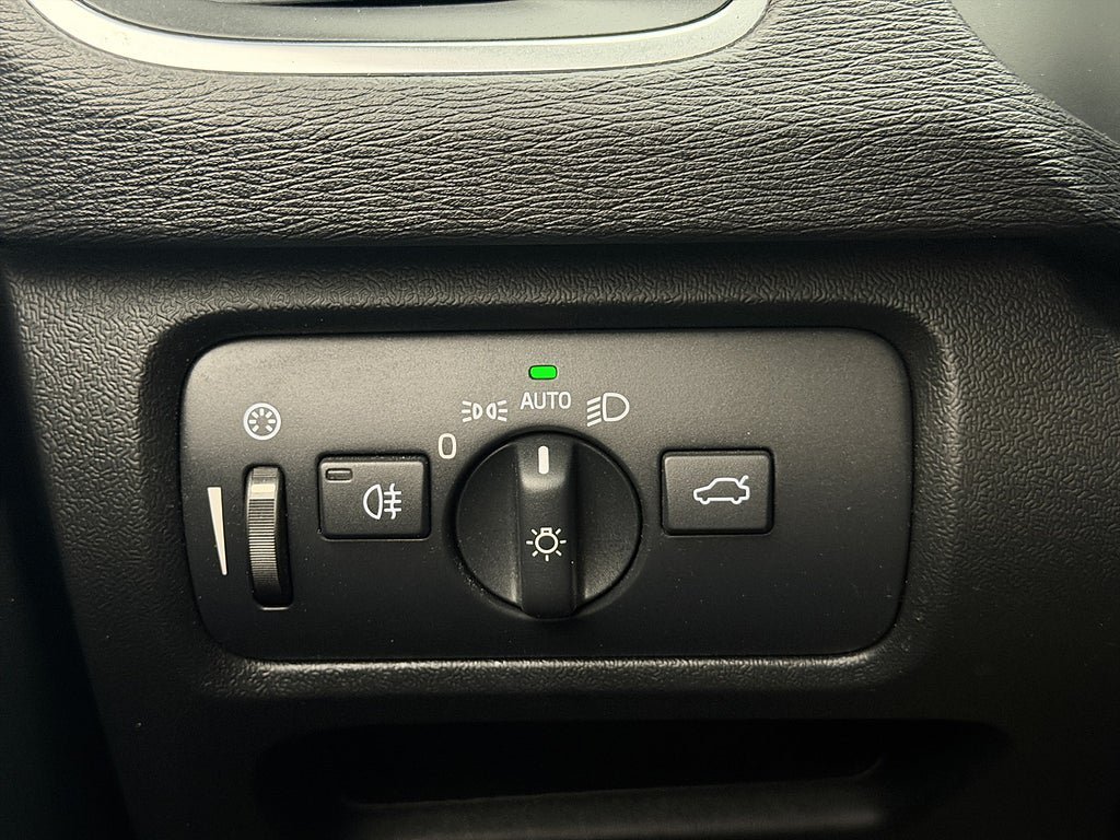 Vehicle Image 29