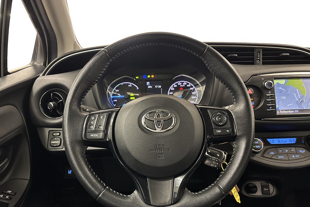 Vehicle Image 12