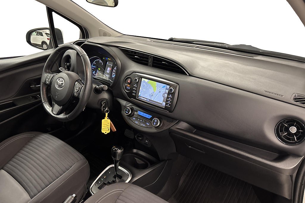 Vehicle Image 15