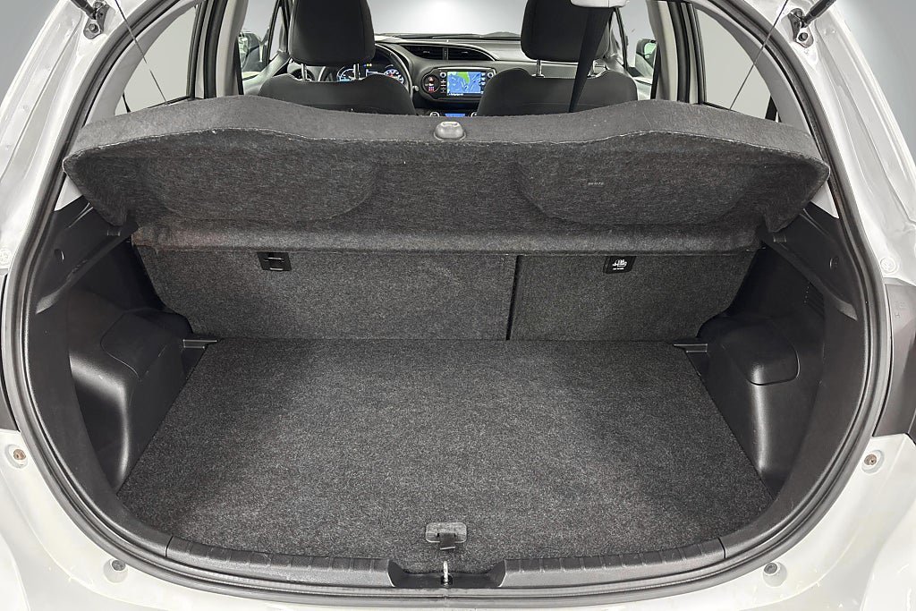 Vehicle Image 17