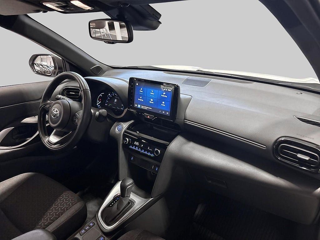 Vehicle Image 10