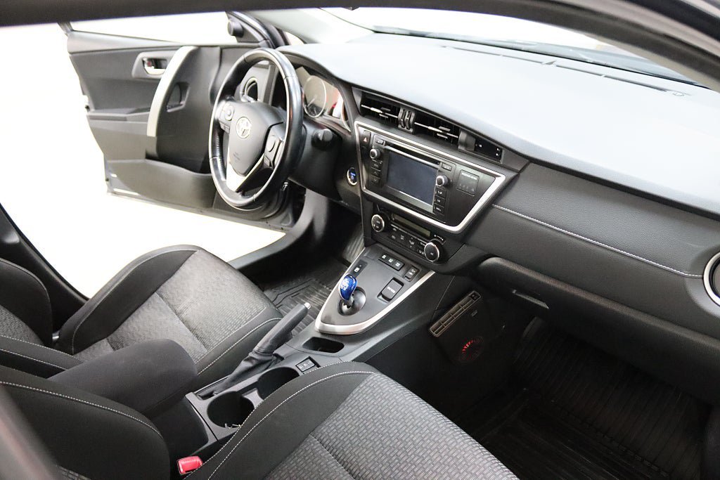Vehicle Image 12