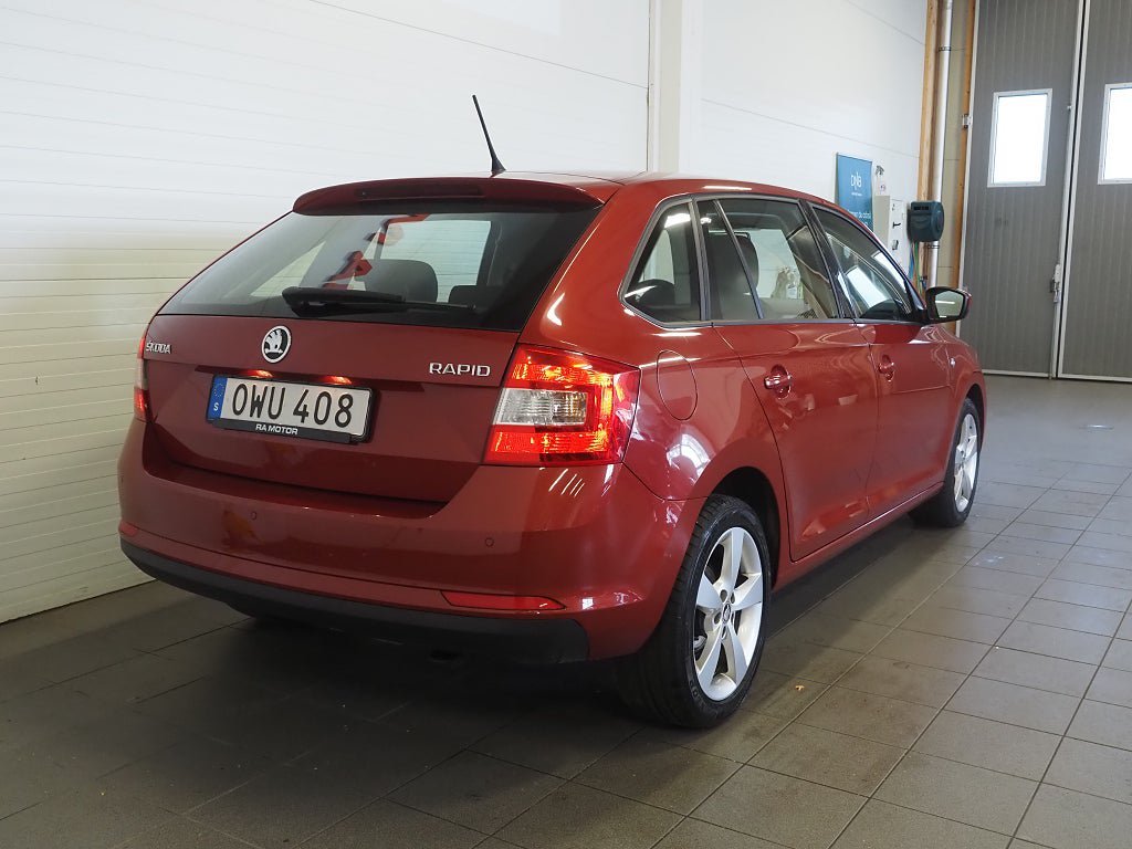 Vehicle Image 6