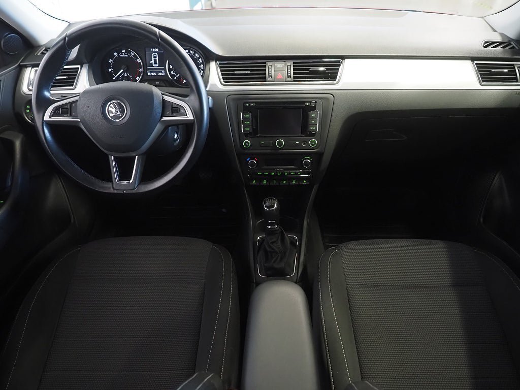 Vehicle Image 12