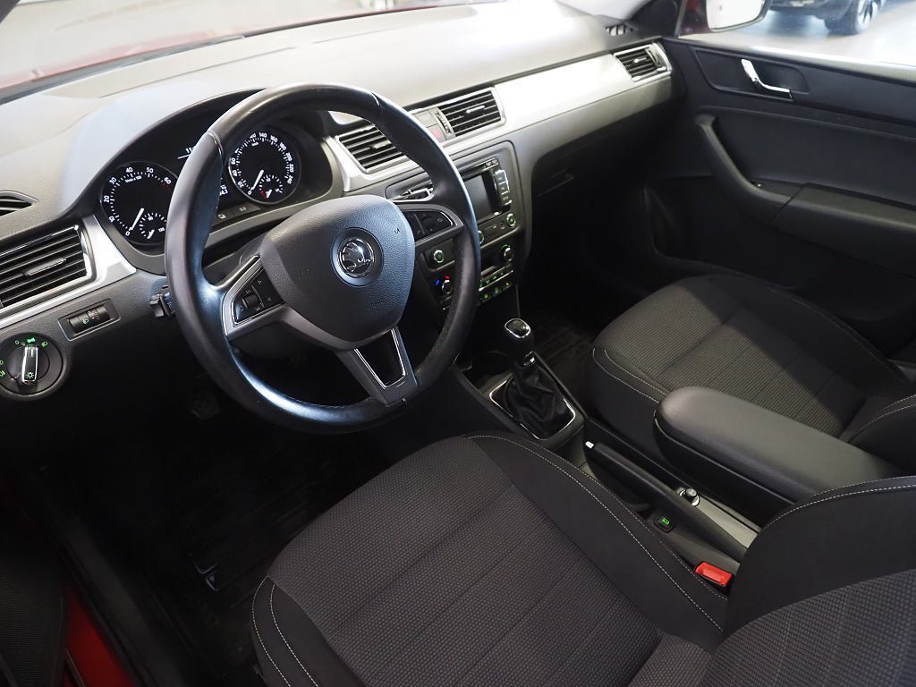 Vehicle Image 14
