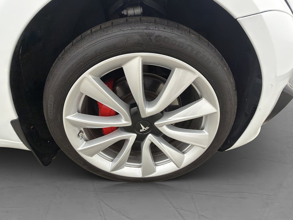 Vehicle Image 32