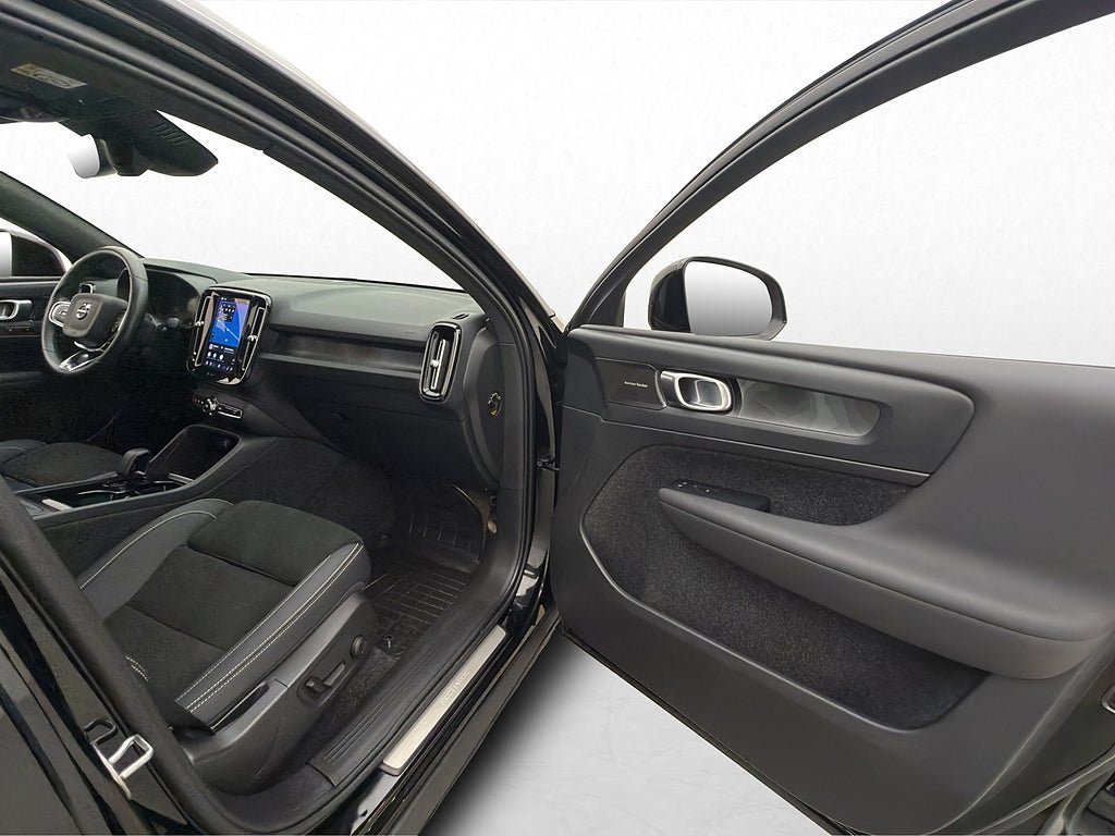 Vehicle Image 24