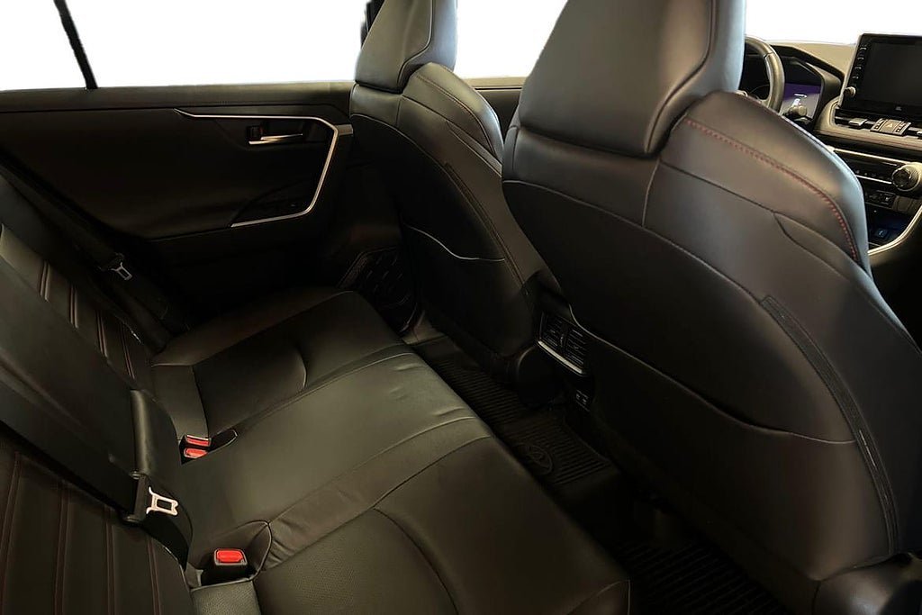 Vehicle Image 9