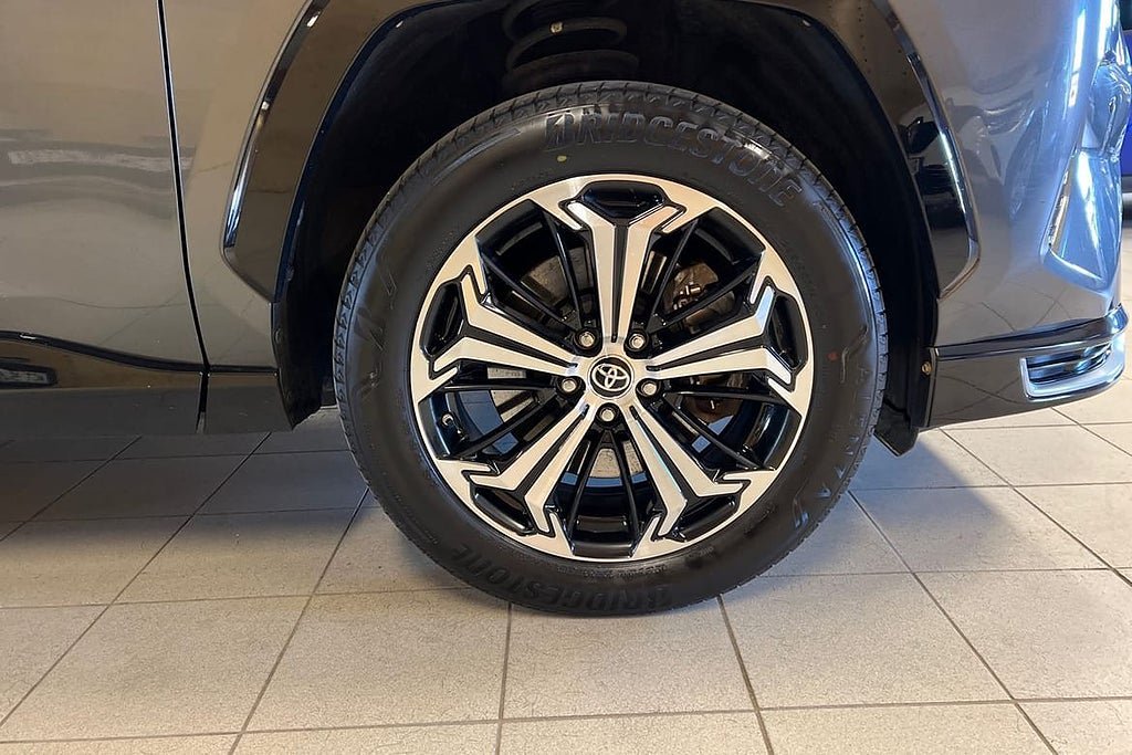 Vehicle Image 17