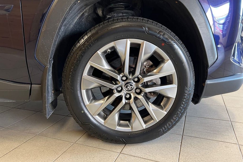 Vehicle Image 17