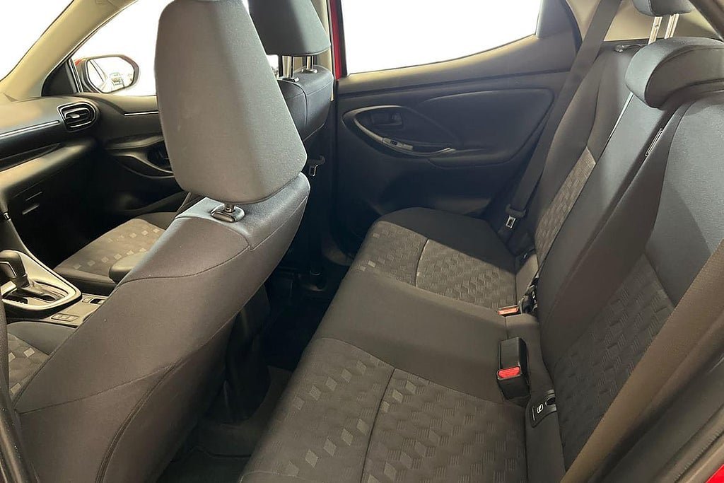 Vehicle Image 13