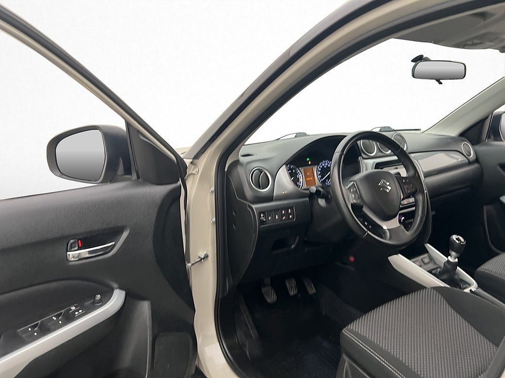 Vehicle Image 11