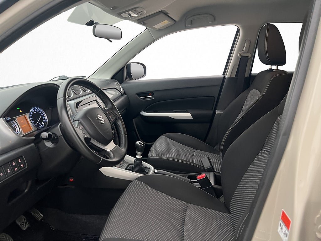 Vehicle Image 12