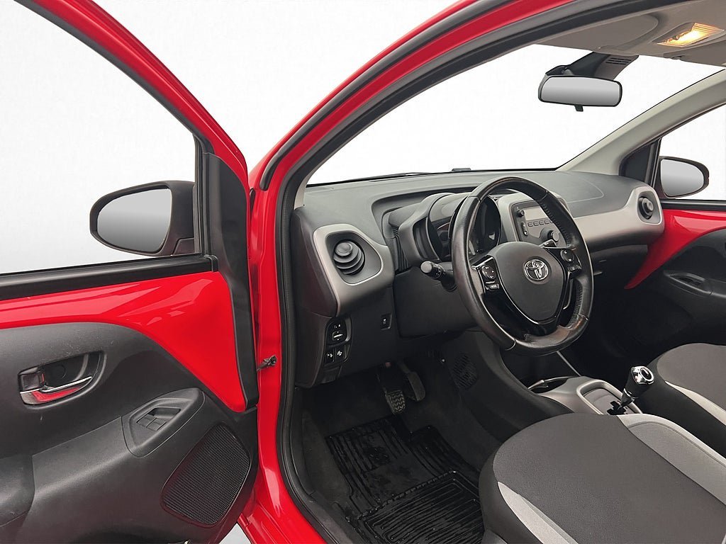 Vehicle Image 10