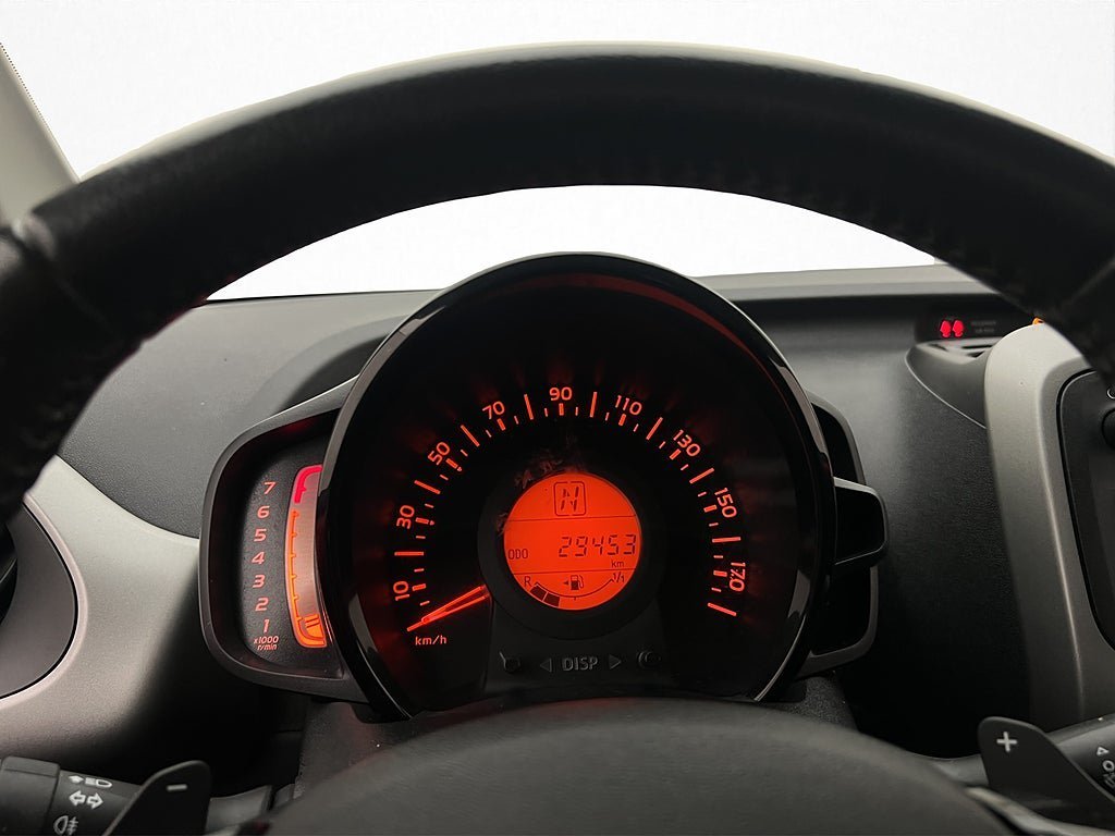 Vehicle Image 14