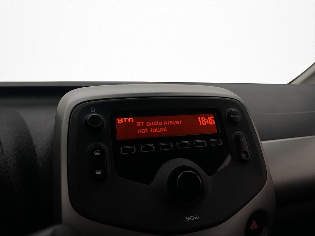 Vehicle Image 16