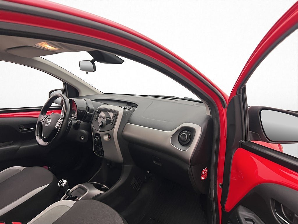 Vehicle Image 19