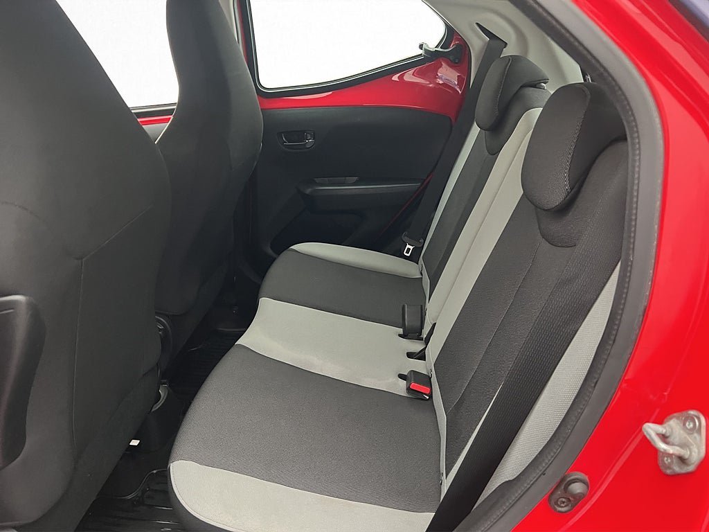 Vehicle Image 21