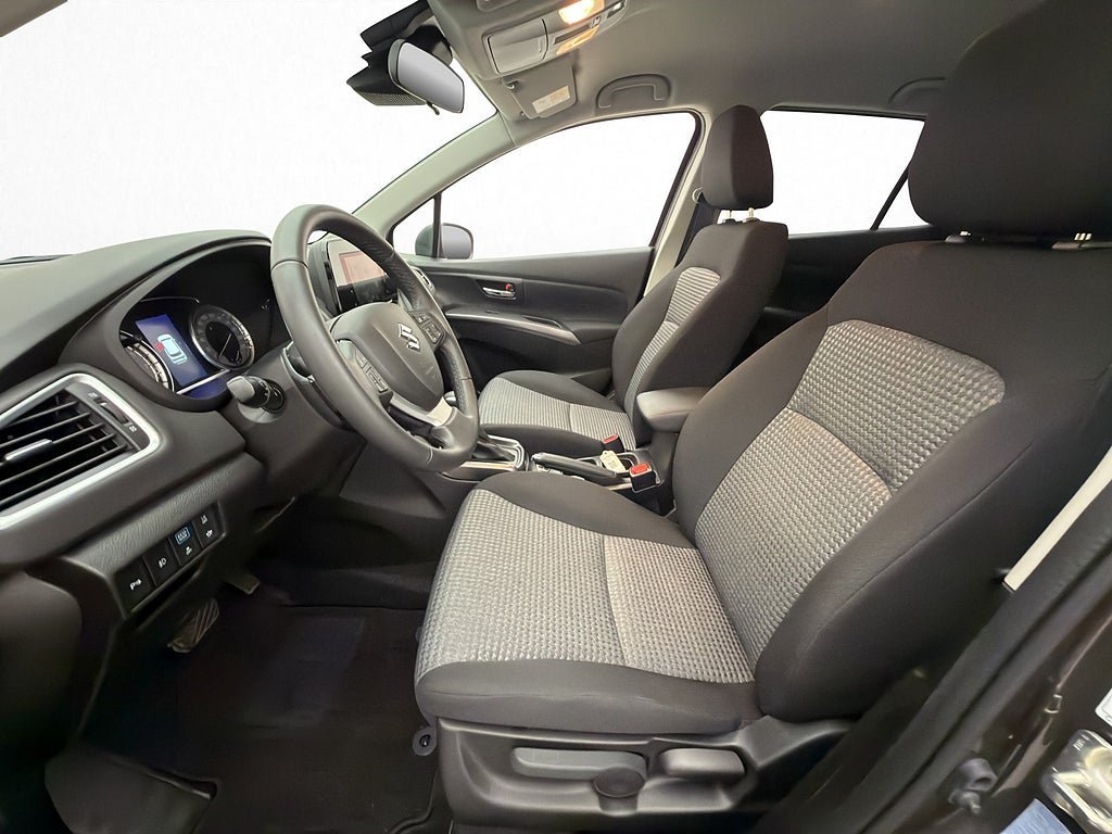 Vehicle Image 12