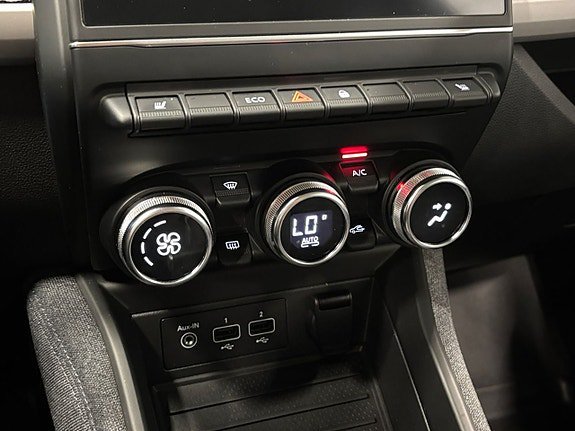Vehicle Image 24